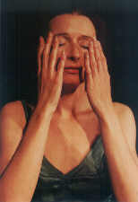 Nach der Show. Barbara kommt nach Hause