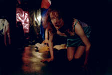 Nach der Show. Barbara kommt nach Hause